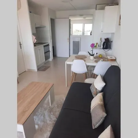 T2 Avec Magnifique Vue Mer, Piscine, Clim, Parking * Antibes